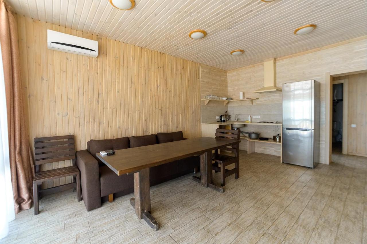 Prichal 80 Hotel Zatoka Bagian luar foto