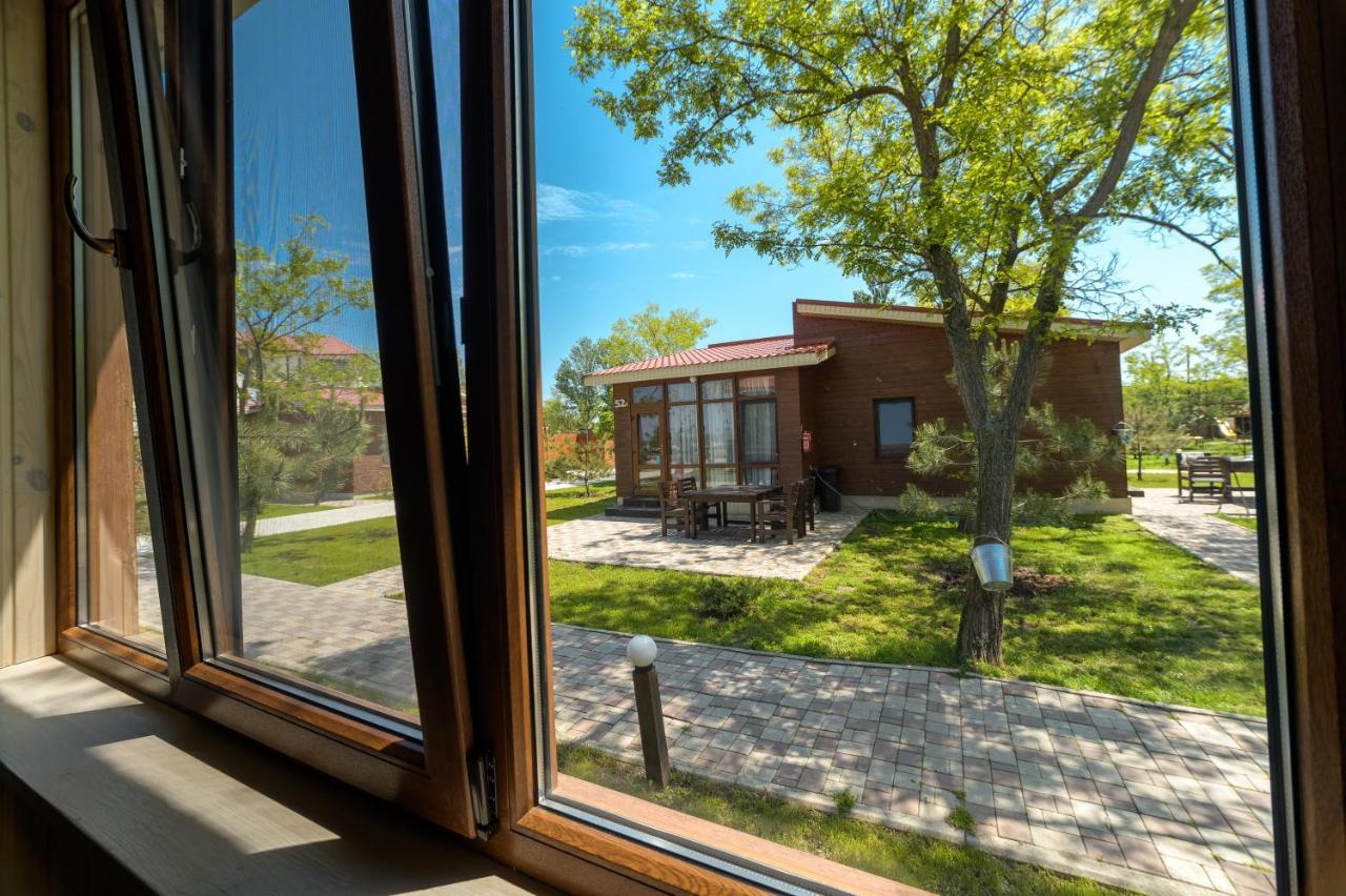 Prichal 80 Hotel Zatoka Bagian luar foto
