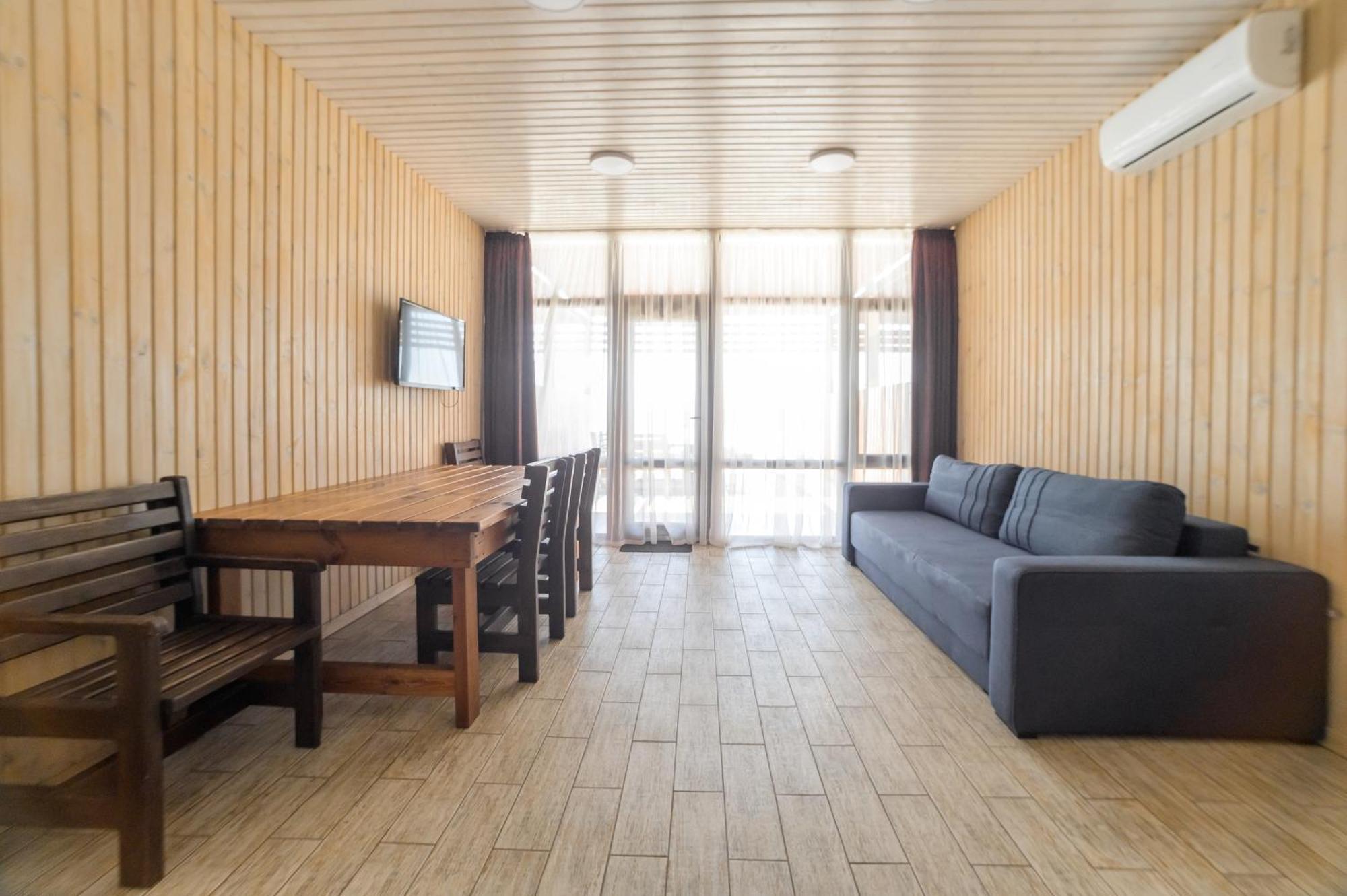 Prichal 80 Hotel Zatoka Bagian luar foto