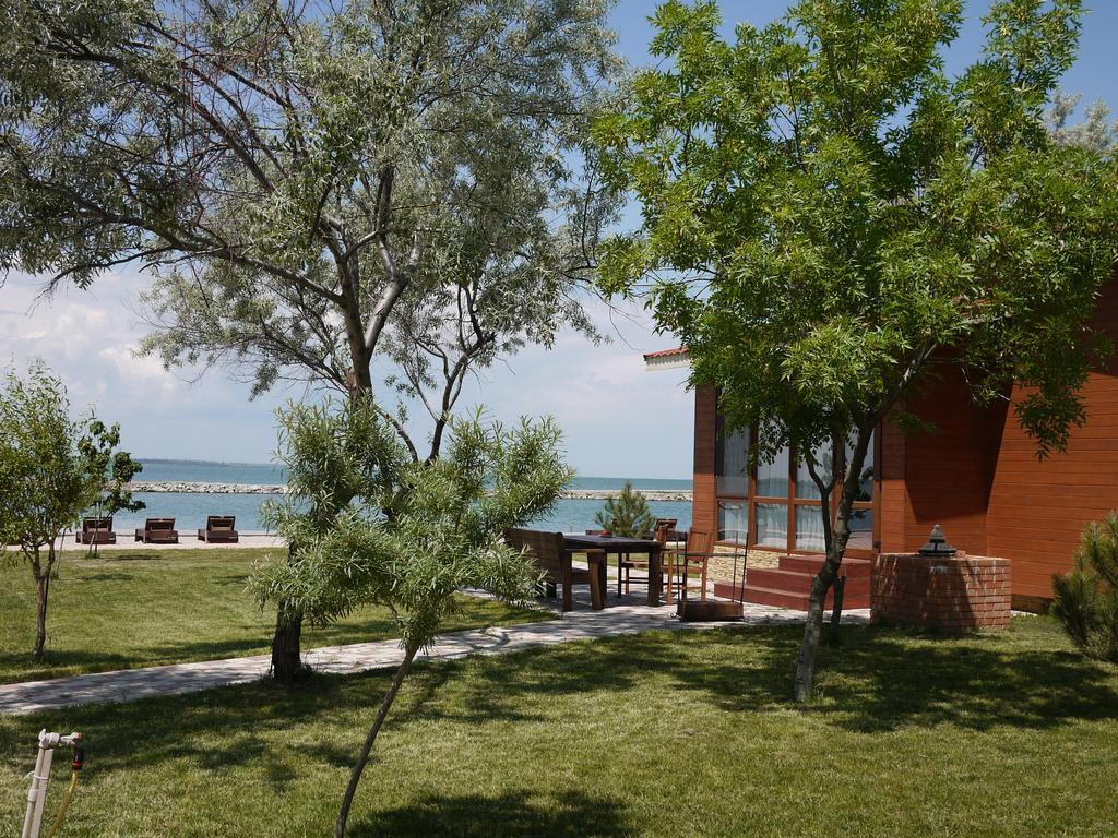 Prichal 80 Hotel Zatoka Bagian luar foto