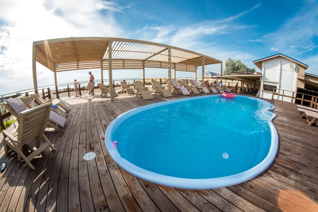 Prichal 80 Hotel Zatoka Bagian luar foto